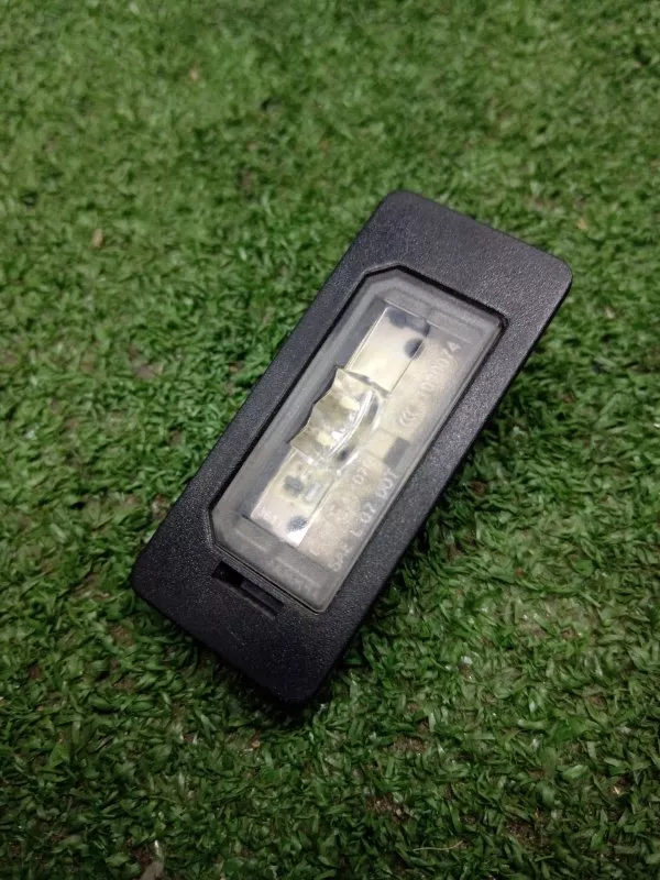 Фонарь подсветки номера