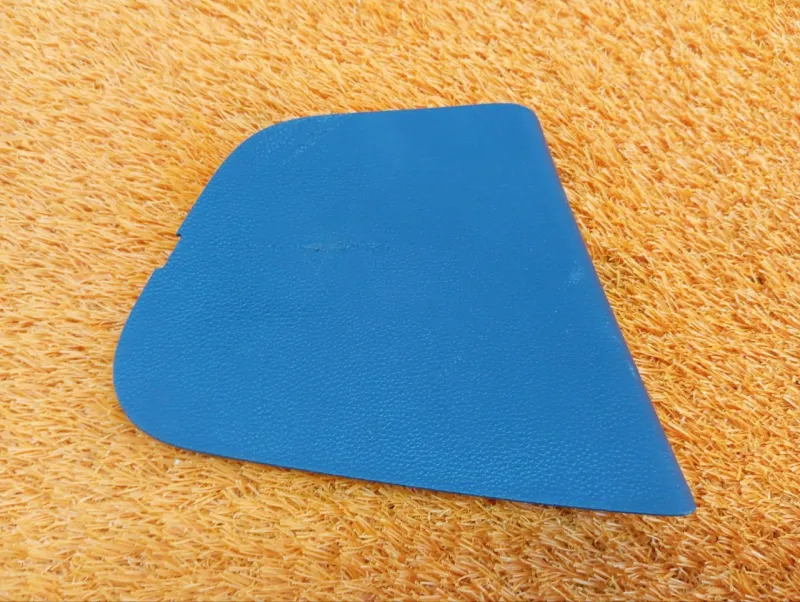 Обшивка крышки багажника