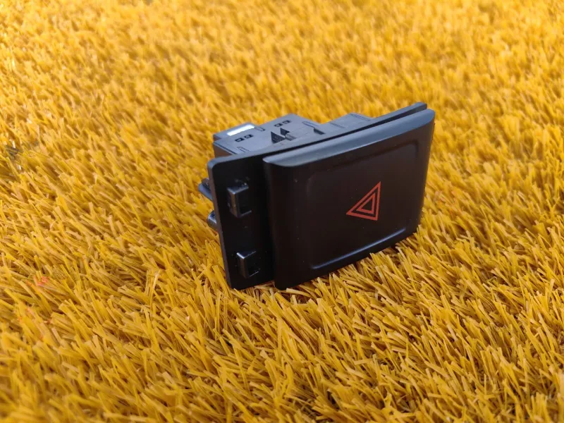 Кнопка аварийной сигнализации