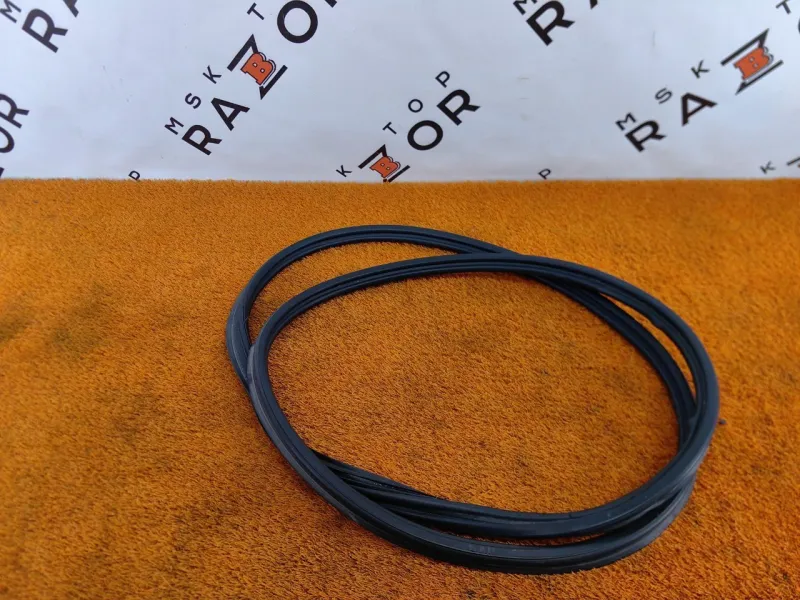 Уплотнитель багажника