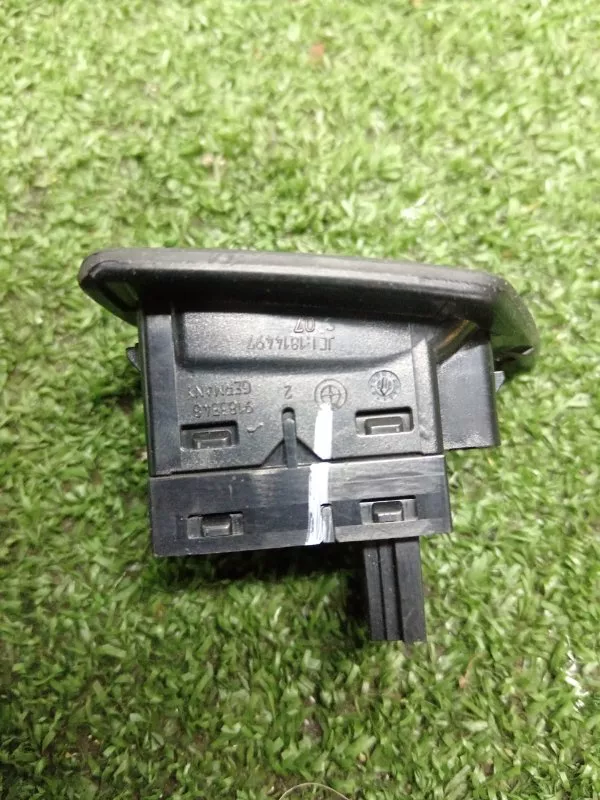 Кнопка стеклоподъемника