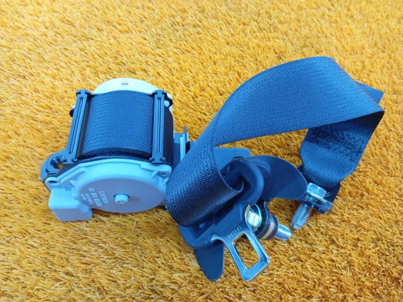 Ремень безопасности