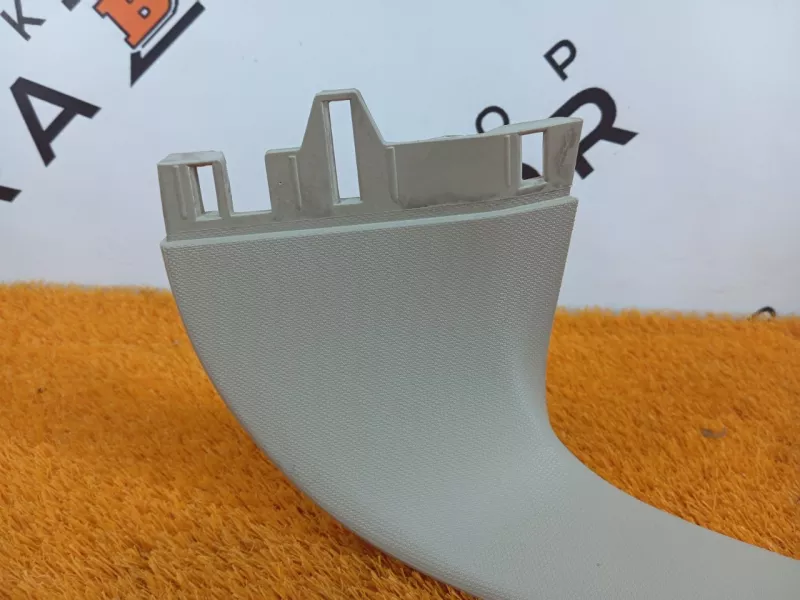 Обшивка двери багажника