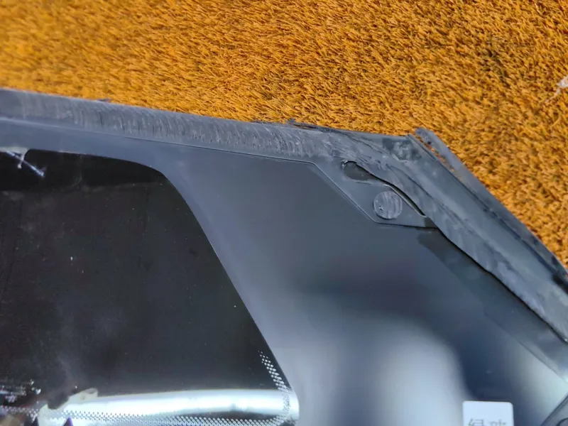 Стекло кузовное глухое