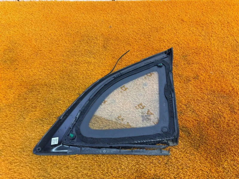 Форточка задняя