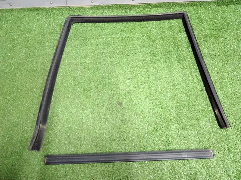 Уплотнитель стекла двери