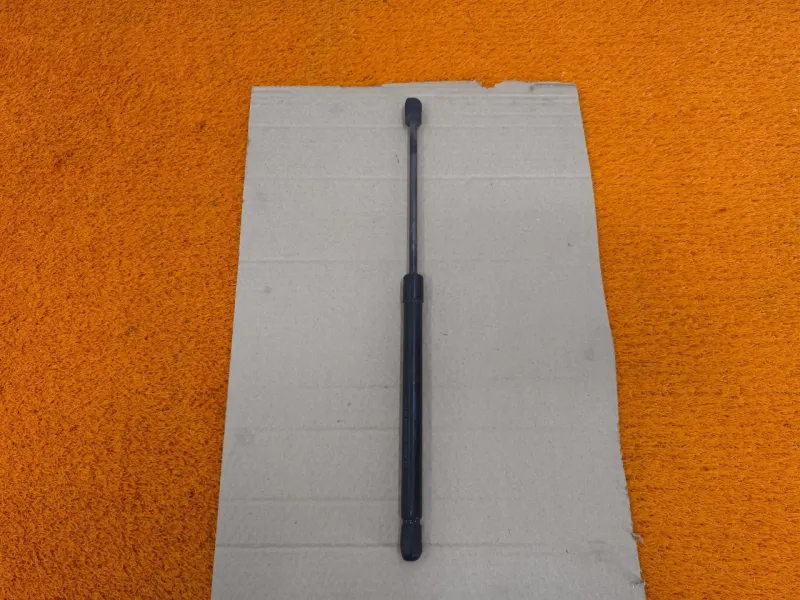 Амортизатор капота