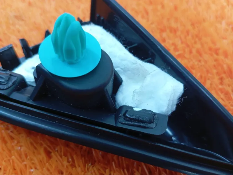 Уголок двери