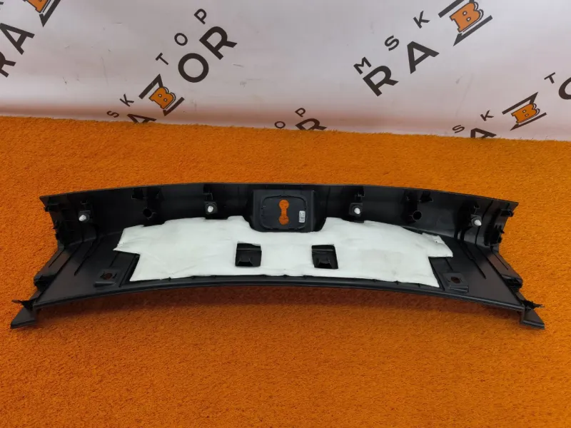 Накладка замка багажника