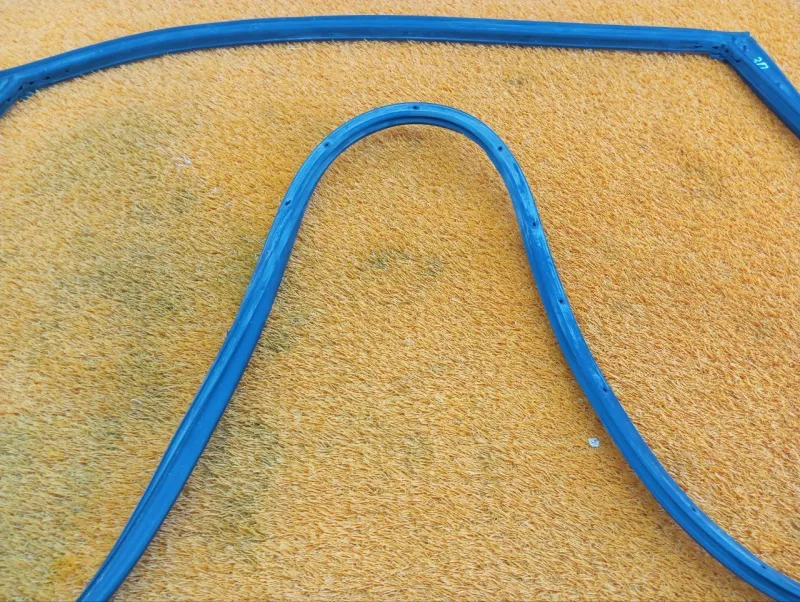 Уплотнитель двери