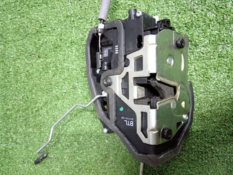 Замок двери BMW 3-Series 2005 51217059973 E90, передний левый