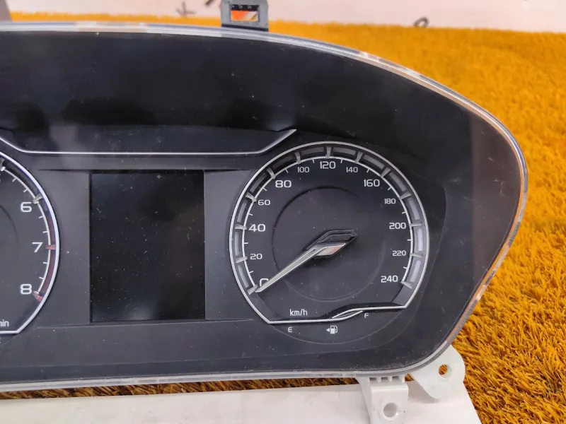 Панель приборов