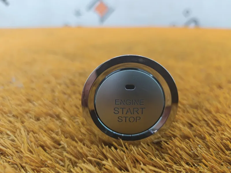Кнопка запуска двигателя