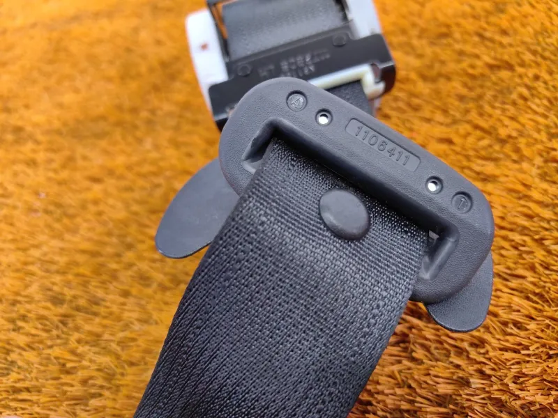 Ремень безопасности