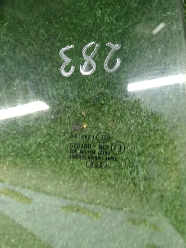 Стекло двери Audi A4 2005 8E0845022D B6, переднее правое