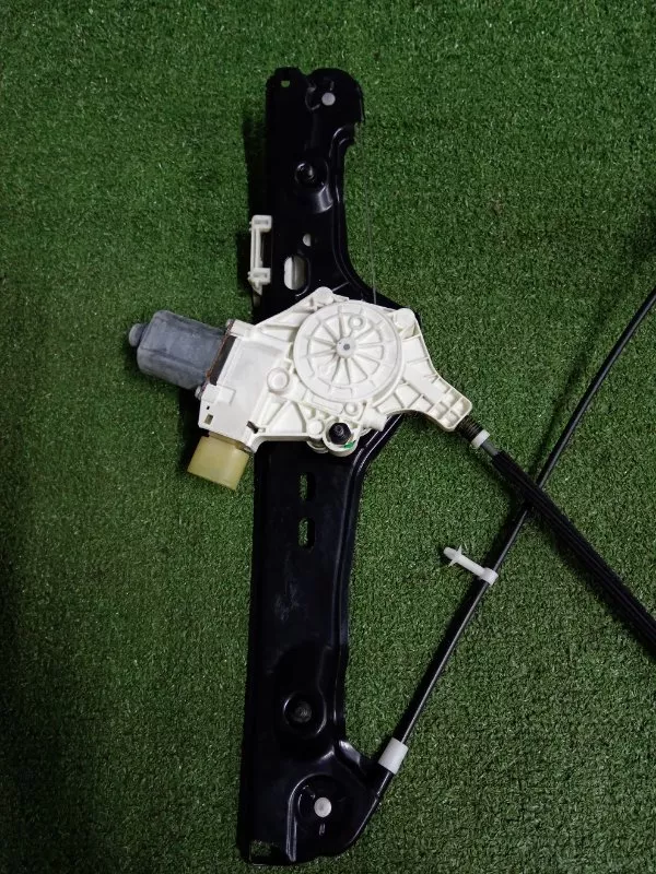 Стеклоподъемник BMW 3-Series 2007 51337140587 E90, передний левый