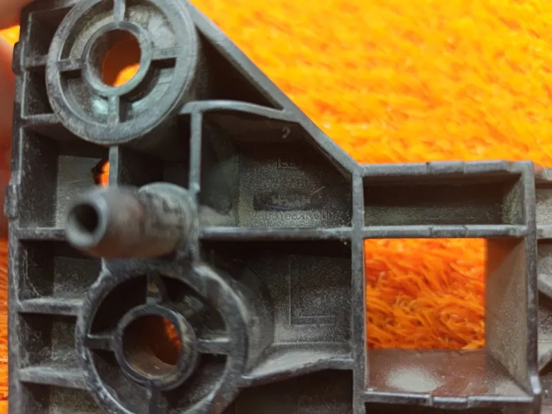 Кронштейн бампера