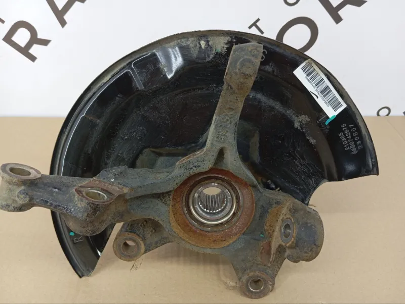 Кулак поворотный