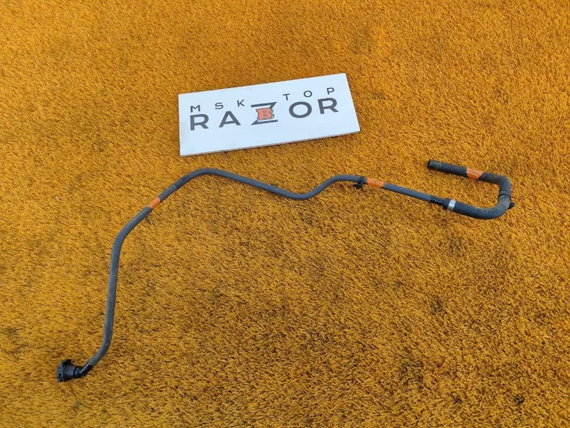 Трубка топливная