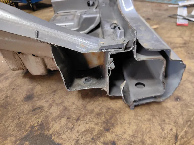 Порог с центральной стойкой