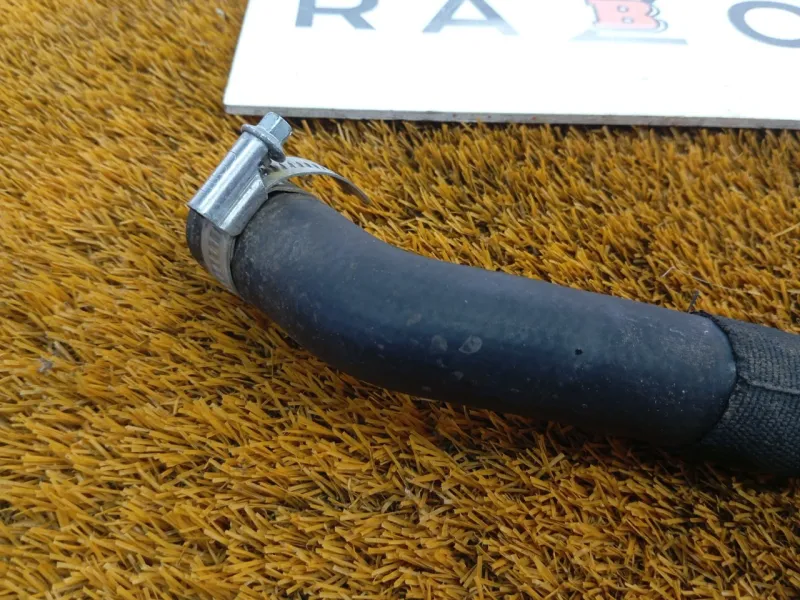 Патрубок радиатора