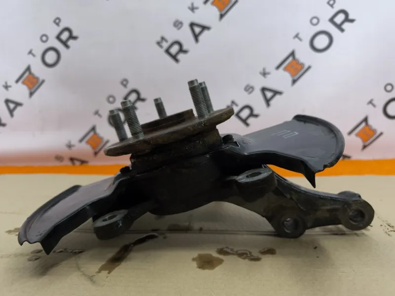 Кулак поворотный