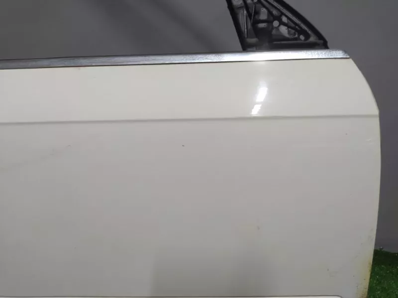 Дверь Audi A4 2005 8E0831052J B7, передняя правая