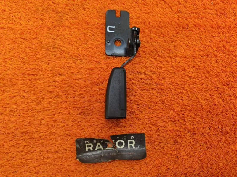 Ответная часть ремня безопасности