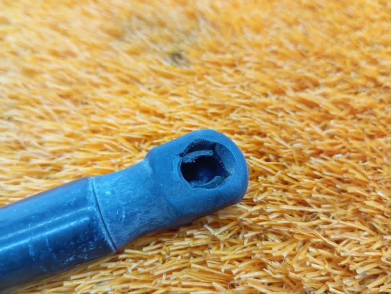 Амортизатор капота