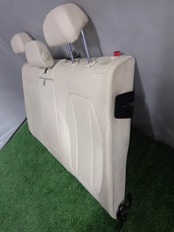 Спинка сиденья