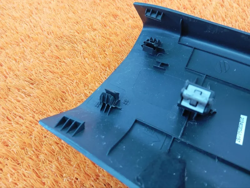 Обшивка двери багажника