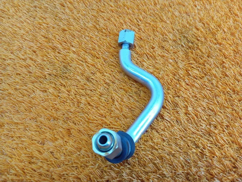 Трубка топливная