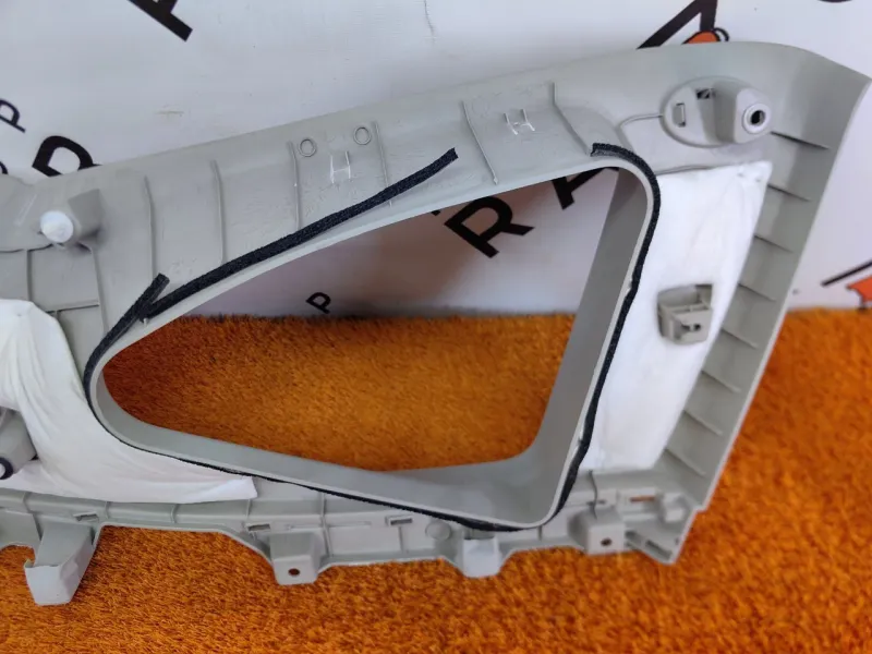 Накладка на стойку кузова