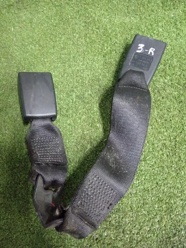 Ответная часть ремня безопасности BMW X1 2011 72117245663 E84 N47D20C 75397700, задняя правая