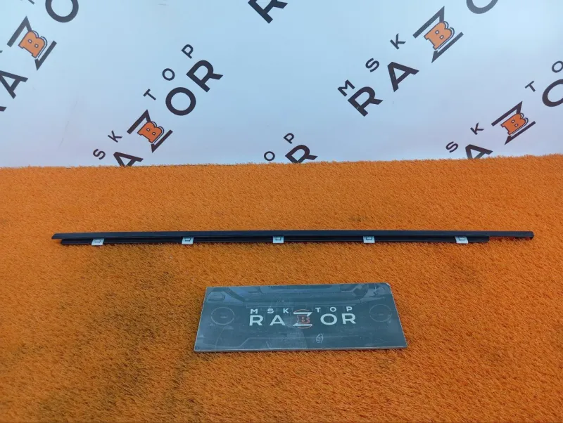 Молдинг стекла