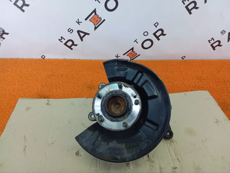 Кулак поворотный