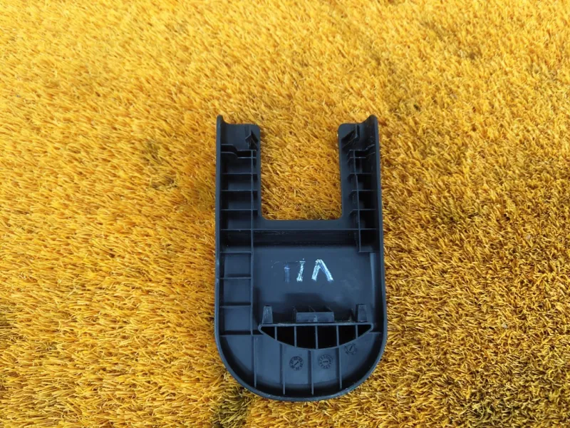 Заглушка крепления сиденья