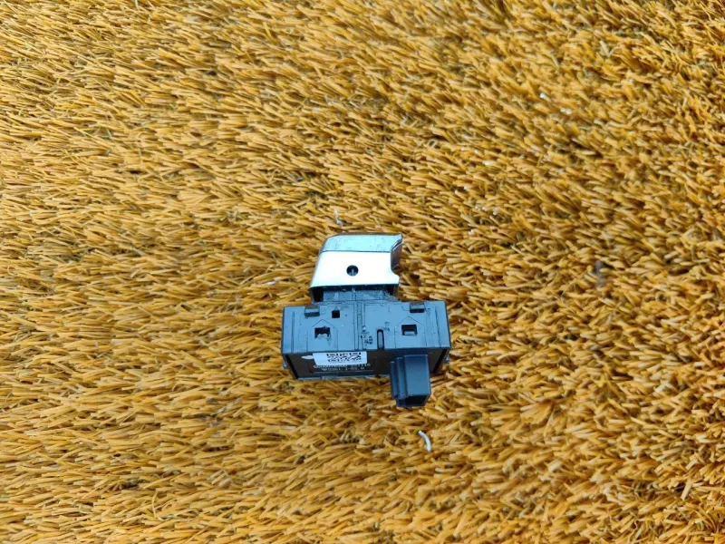 Кнопка стеклоподъемника