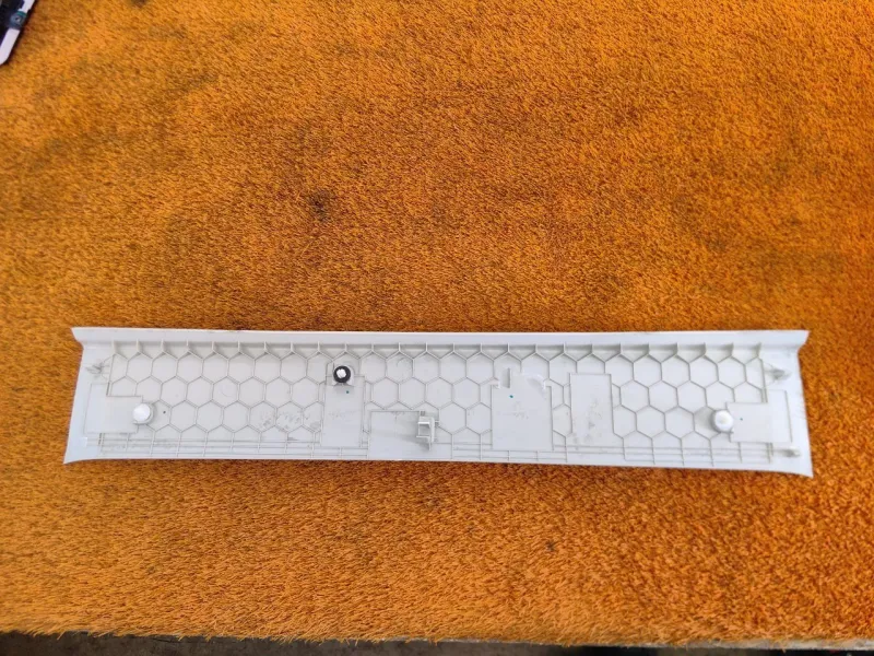 Обшивка багажника