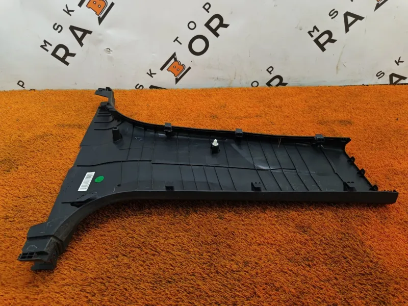 Обшивка центральной стойки