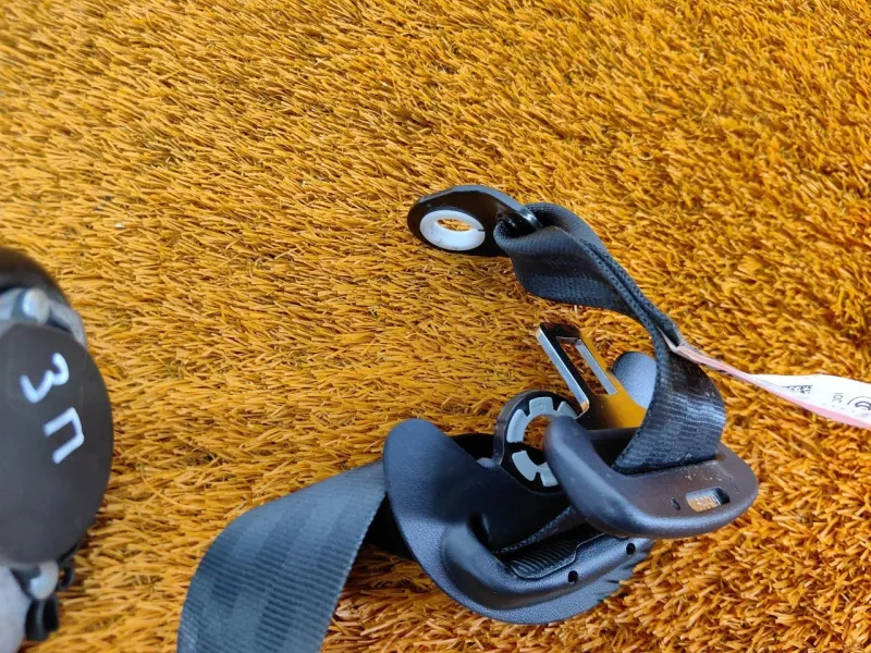 Ремень безопасности