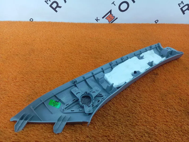 Накладка на стойку кузова