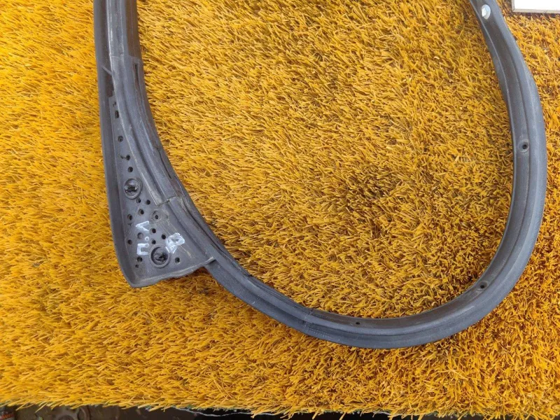 Уплотнитель двери