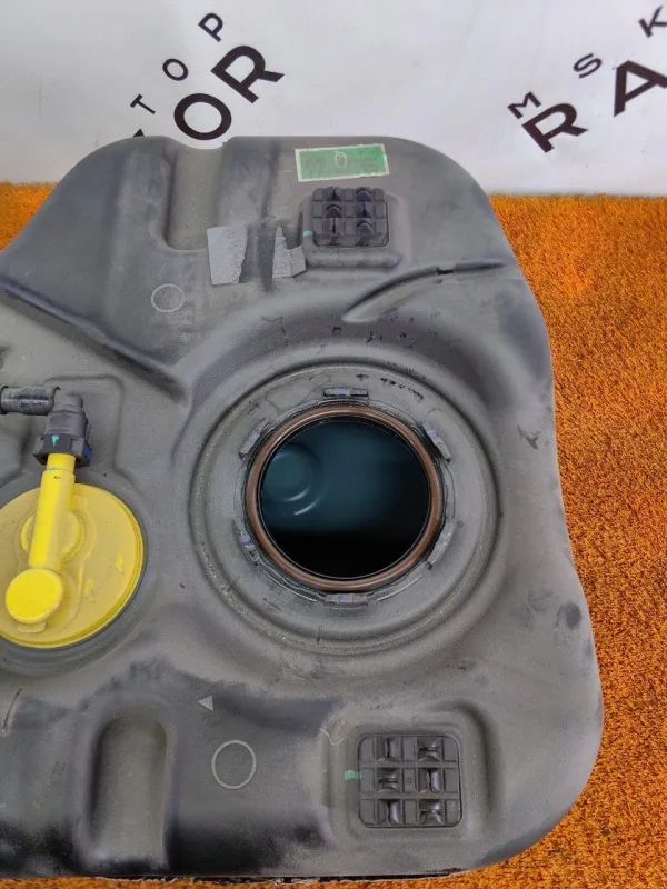 Бак топливный