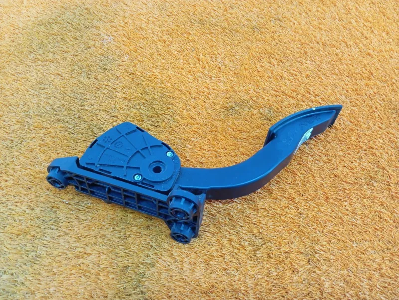 Педаль газа