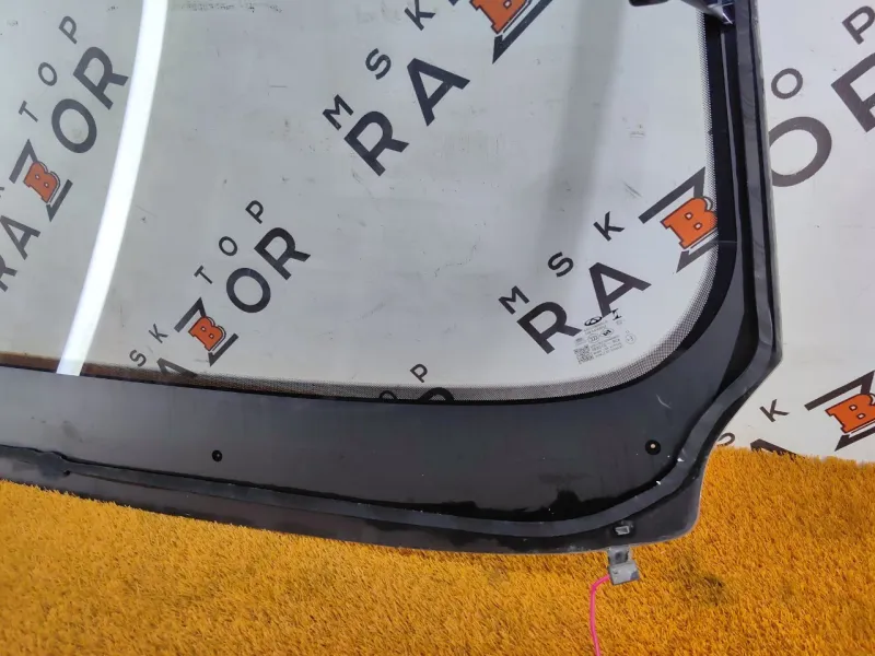 Стекло лобовое