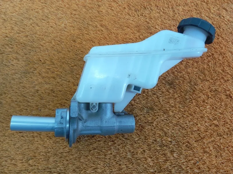 Главный тормозной цилиндр