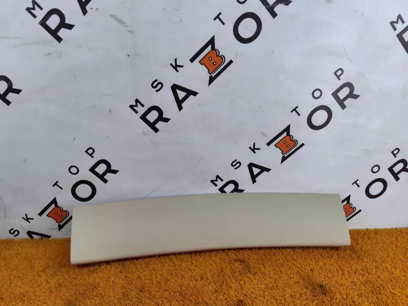 Обшивка крышки багажника