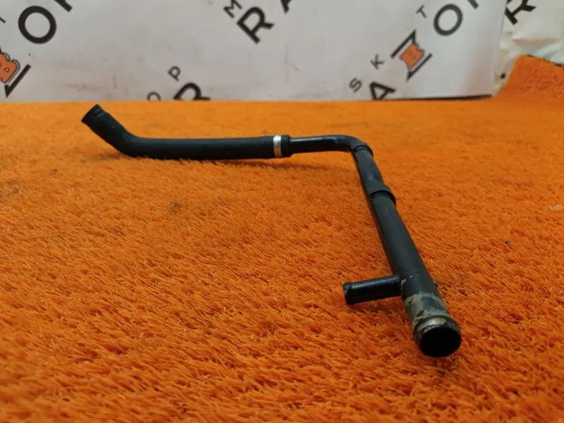 Трубка системы охлаждения