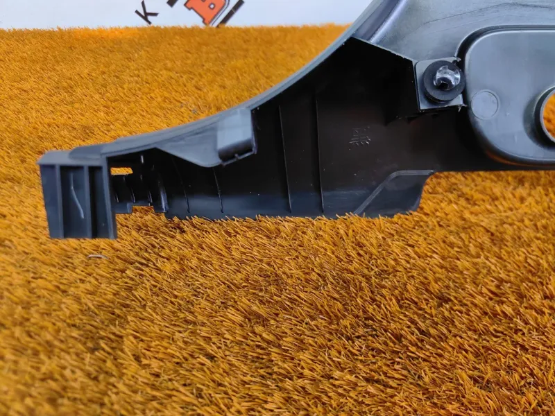 Обшивка центральной стойки